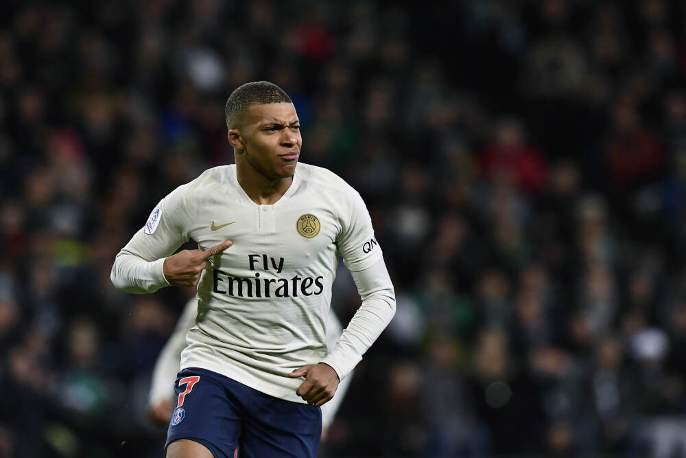 记者: 新月将私有化且最接近找到东家, 胜利等队中长期也将跟进